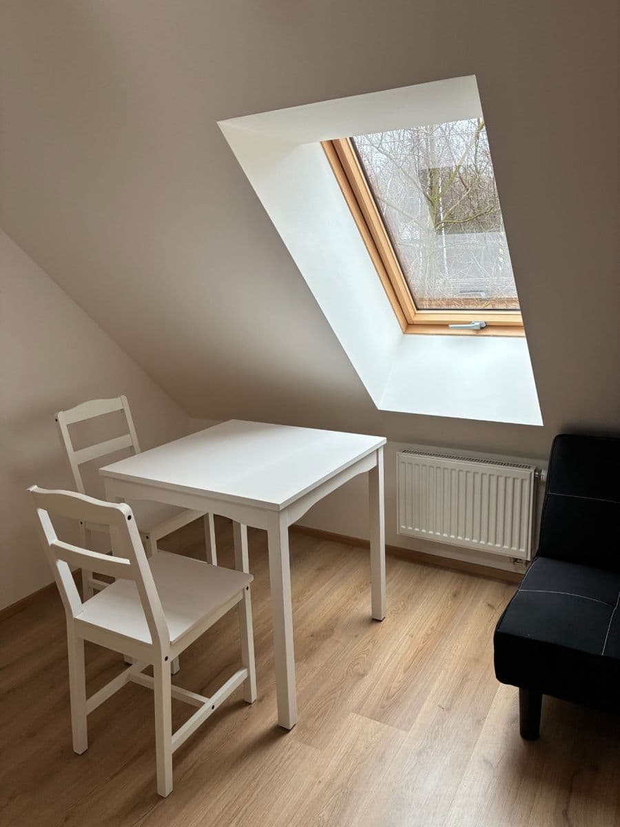 Pronájem bytu 1+kk 32 m², Za Mlýnem, Hostivice, Středočeský kraj Pronájem bytu 1+kk 32 m², Za Mlýnem, Hostivice, Středočeský kraj