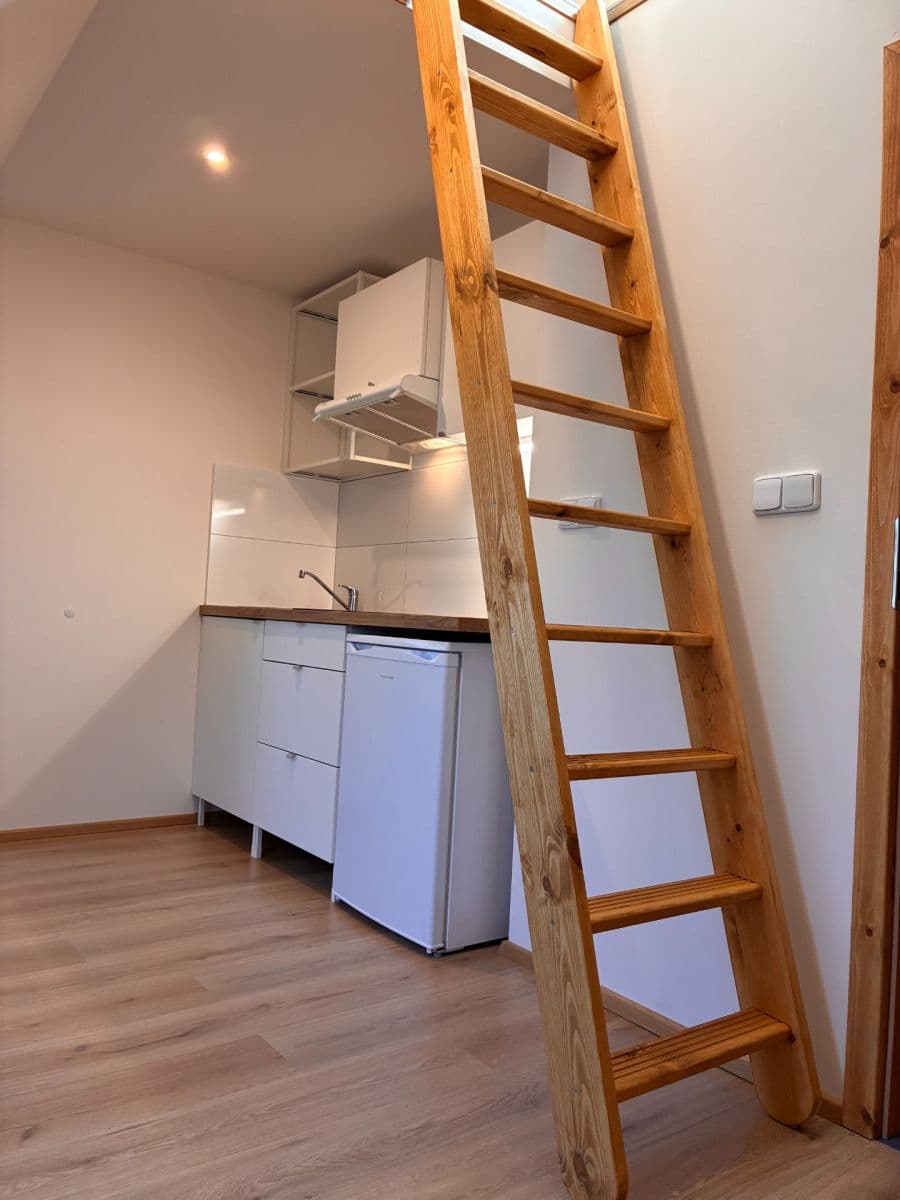 Pronájem bytu 1+kk 32 m², Za Mlýnem, Hostivice, Středočeský kraj Pronájem bytu 1+kk 32 m², Za Mlýnem, Hostivice, Středočeský kraj