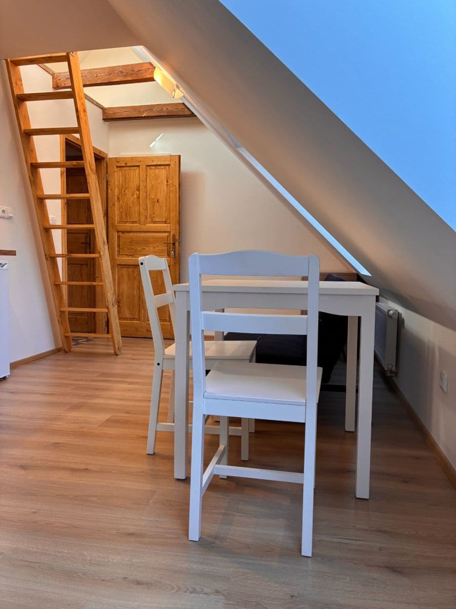 Pronájem bytu 1+kk 32 m², Za Mlýnem, Hostivice, Středočeský kraj Pronájem bytu 1+kk 32 m², Za Mlýnem, Hostivice, Středočeský kraj