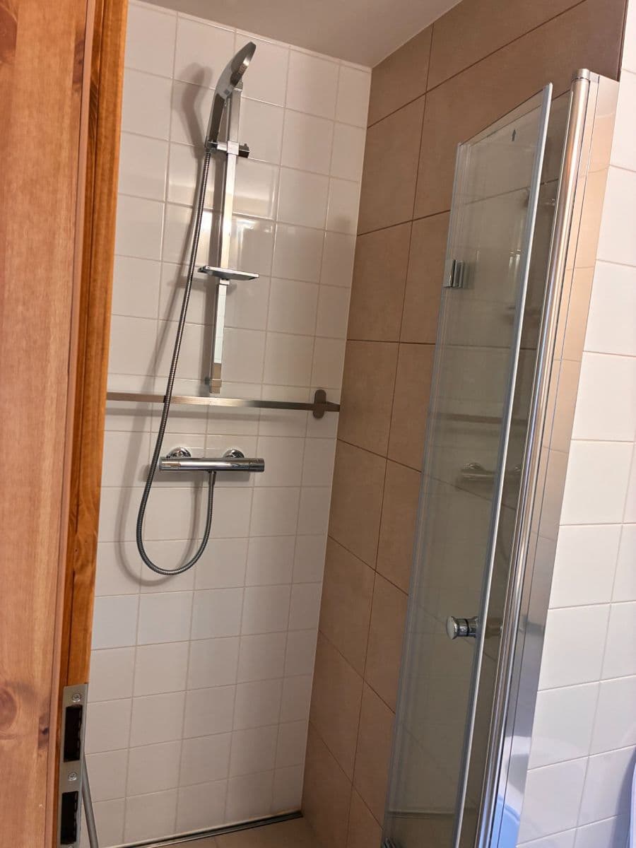 Pronájem bytu 1+kk 32 m², Za Mlýnem, Hostivice, Středočeský kraj Pronájem bytu 1+kk 32 m², Za Mlýnem, Hostivice, Středočeský kraj