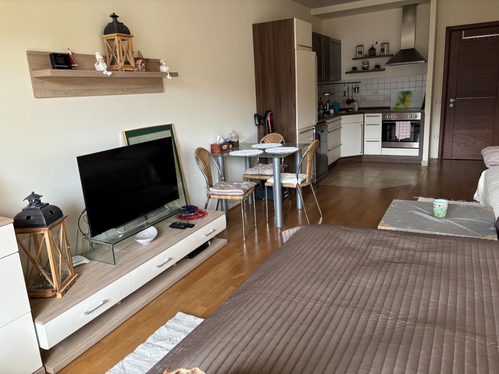 Pronájem bytu 1+kk 39 m², Jateční, Karlovy Vary, Karlovarský kraj Pronájem bytu 1+kk 39 m², Jateční, Karlovy Vary, Karlovarský kraj