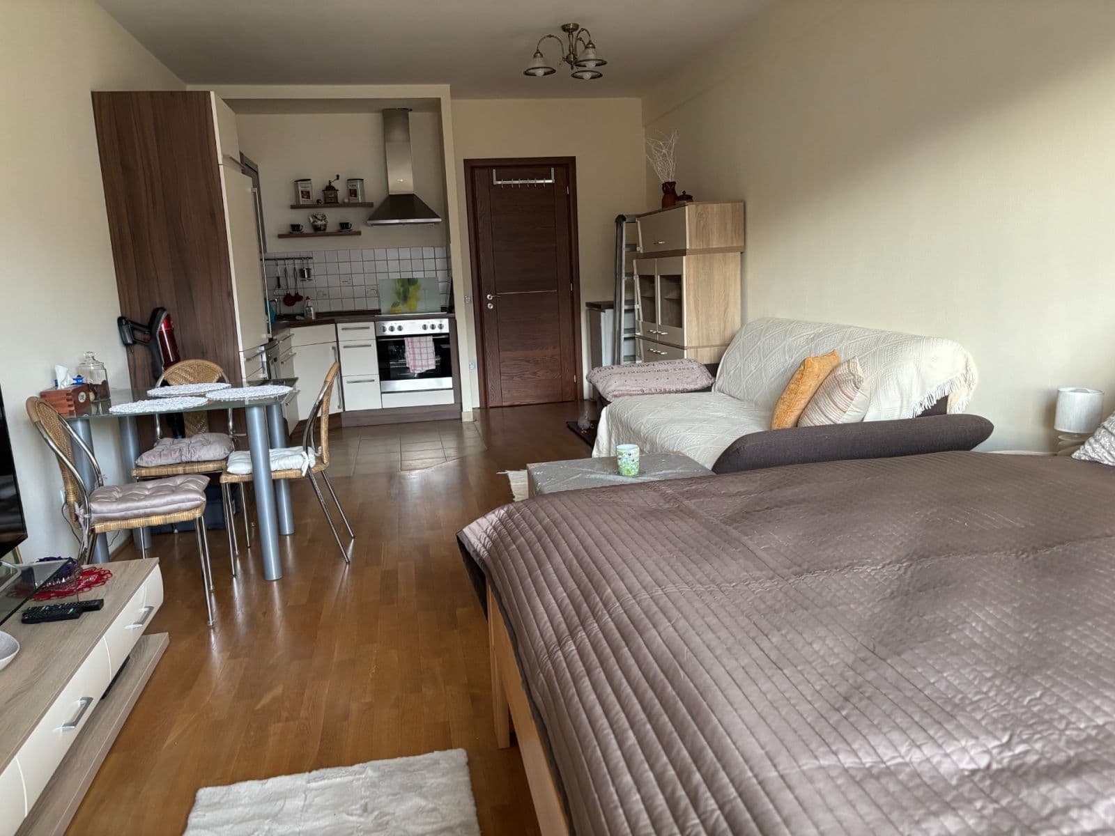 Pronájem bytu 1+kk 39 m², Jateční, Karlovy Vary, Karlovarský kraj Pronájem bytu 1+kk 39 m², Jateční, Karlovy Vary, Karlovarský kraj