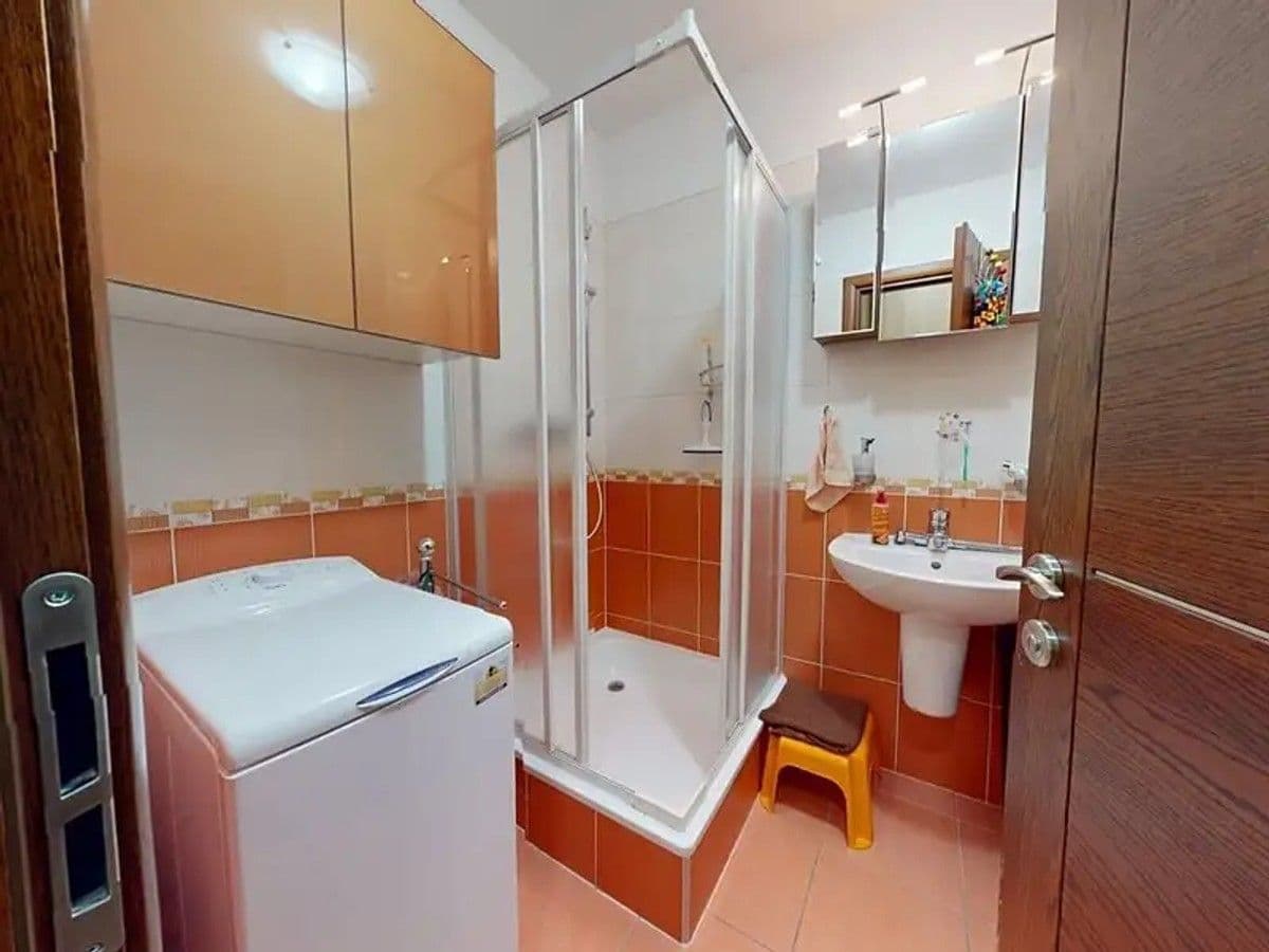 Pronájem bytu 1+kk 39 m², Jateční, Karlovy Vary, Karlovarský kraj Pronájem bytu 1+kk 39 m², Jateční, Karlovy Vary, Karlovarský kraj