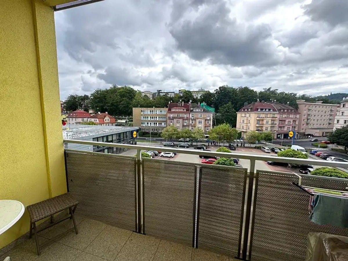 Pronájem bytu 1+kk 39 m², Jateční, Karlovy Vary, Karlovarský kraj Pronájem bytu 1+kk 39 m², Jateční, Karlovy Vary, Karlovarský kraj