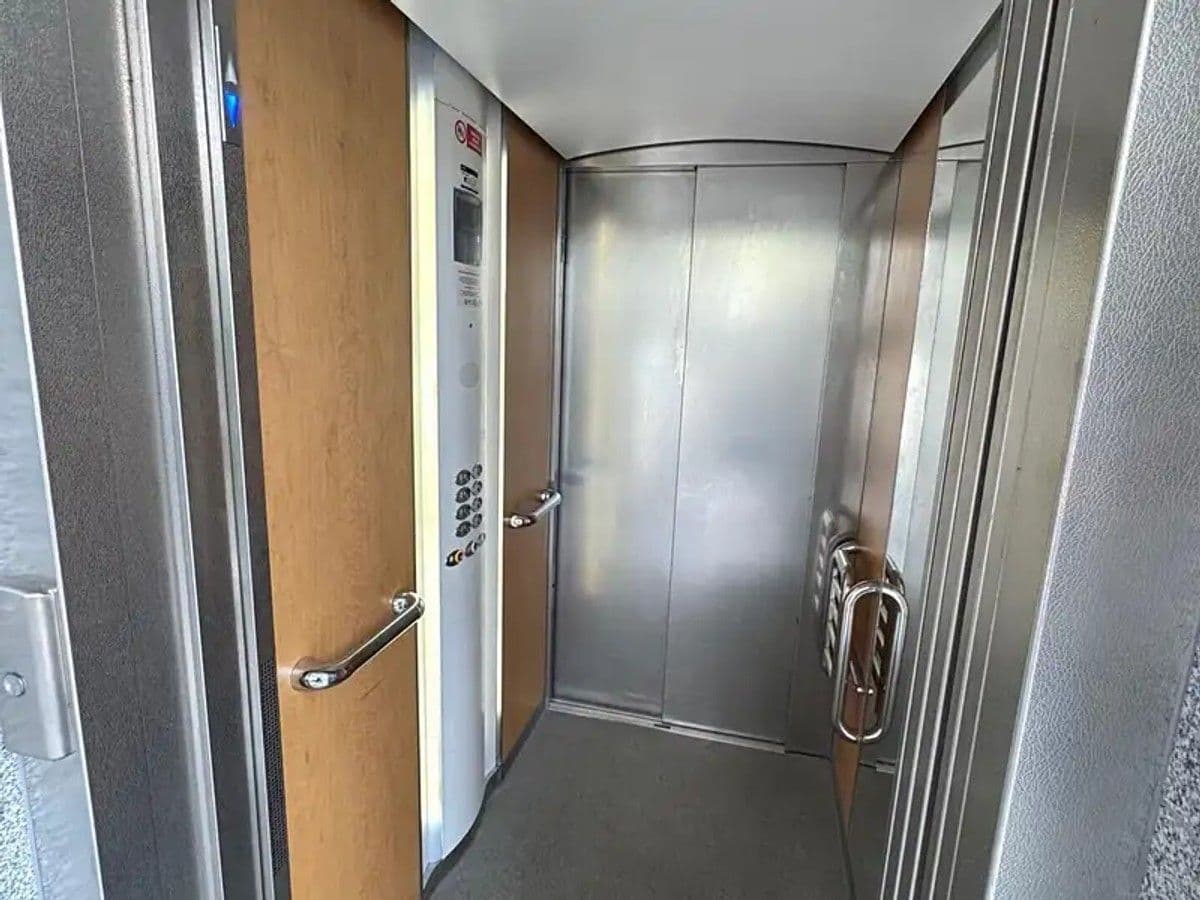 Pronájem bytu 1+kk 39 m², Jateční, Karlovy Vary, Karlovarský kraj Pronájem bytu 1+kk 39 m², Jateční, Karlovy Vary, Karlovarský kraj