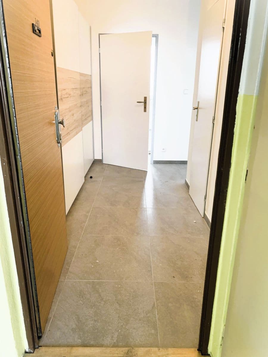 Pronájem bytu 2+kk 47 m², Děčínská, Kladno, Středočeský kraj Pronájem bytu 2+kk 47 m², Děčínská, Kladno, Středočeský kraj