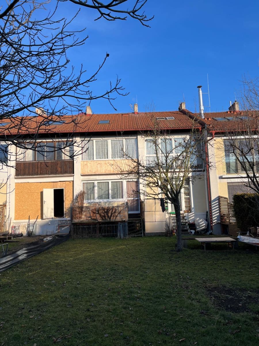 Prodej domu 130 m², pozemek 100 m², Brigádníků, Praha, Praha Prodej domu 130 m², pozemek 100 m², Brigádníků, Praha, Praha