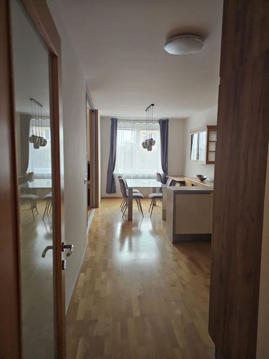 Pronájem bytu 2+1 82 m², U Zvonařky, Praha, Praha Pronájem bytu 2+1 82 m², U Zvonařky, Praha, Praha