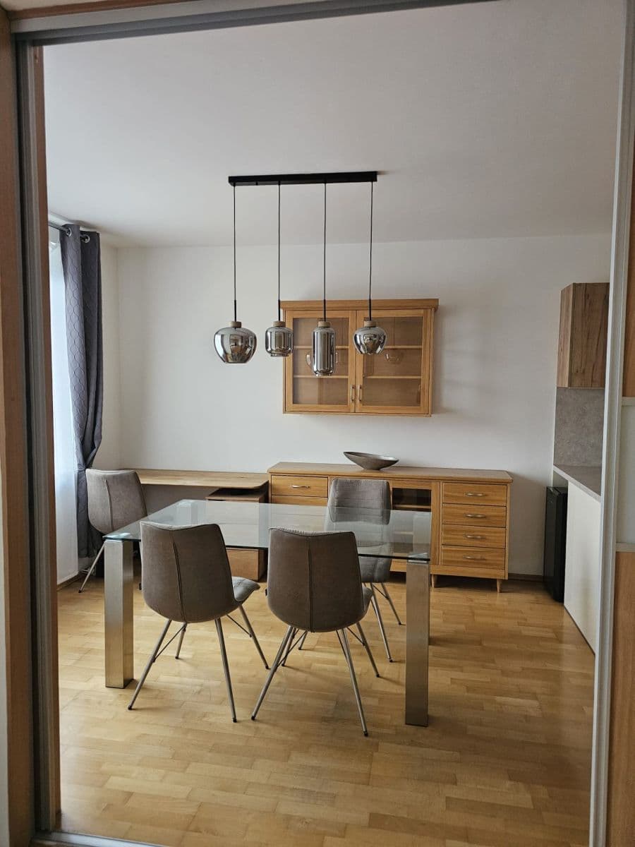 Pronájem bytu 2+1 82 m², U Zvonařky, Praha, Praha Pronájem bytu 2+1 82 m², U Zvonařky, Praha, Praha