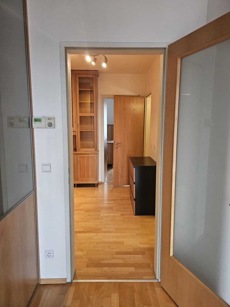Pronájem bytu 2+1 82 m², U Zvonařky, Praha, Praha Pronájem bytu 2+1 82 m², U Zvonařky, Praha, Praha