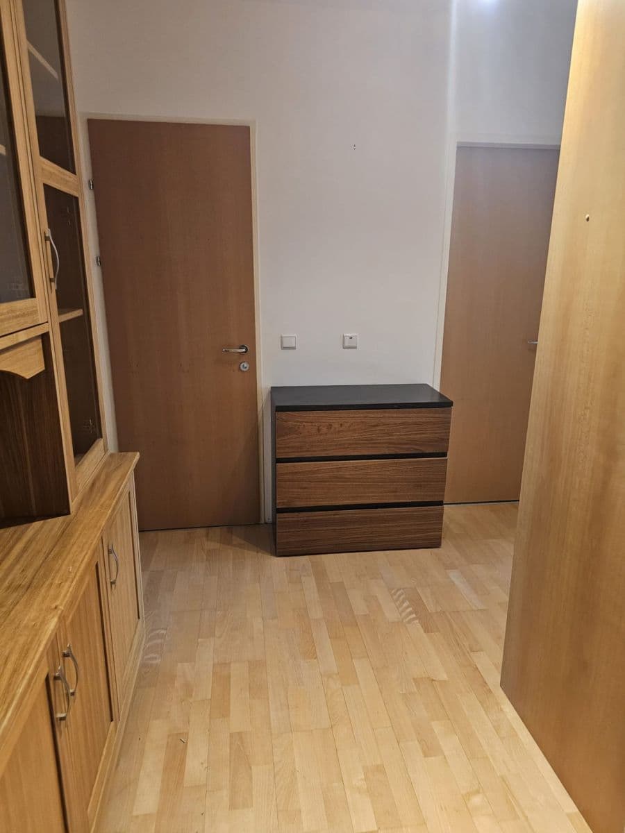 Pronájem bytu 2+1 82 m², U Zvonařky, Praha, Praha Pronájem bytu 2+1 82 m², U Zvonařky, Praha, Praha