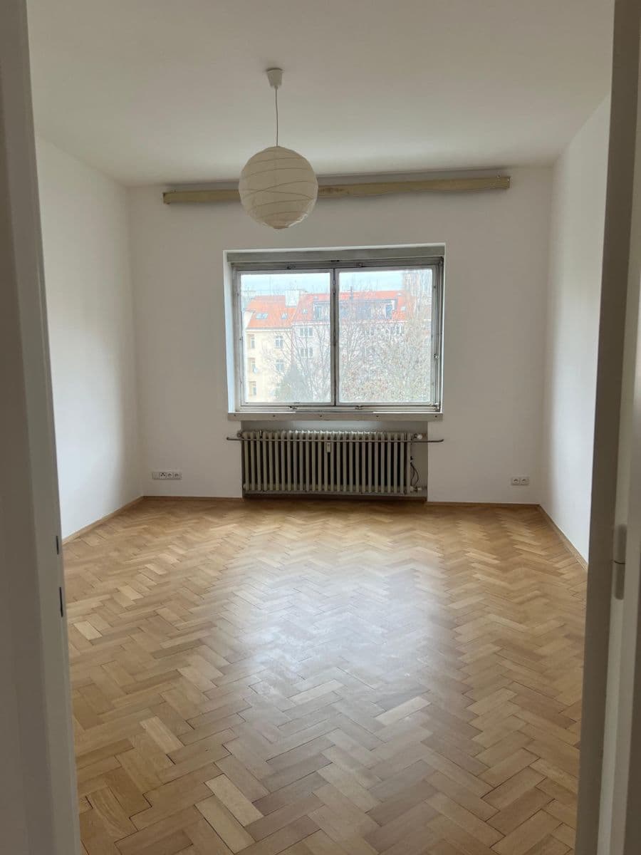 Pronájem bytu 3+1 108 m², Nikoly Tesly, Praha, Praha Pronájem bytu 3+1 108 m², Nikoly Tesly, Praha, Praha