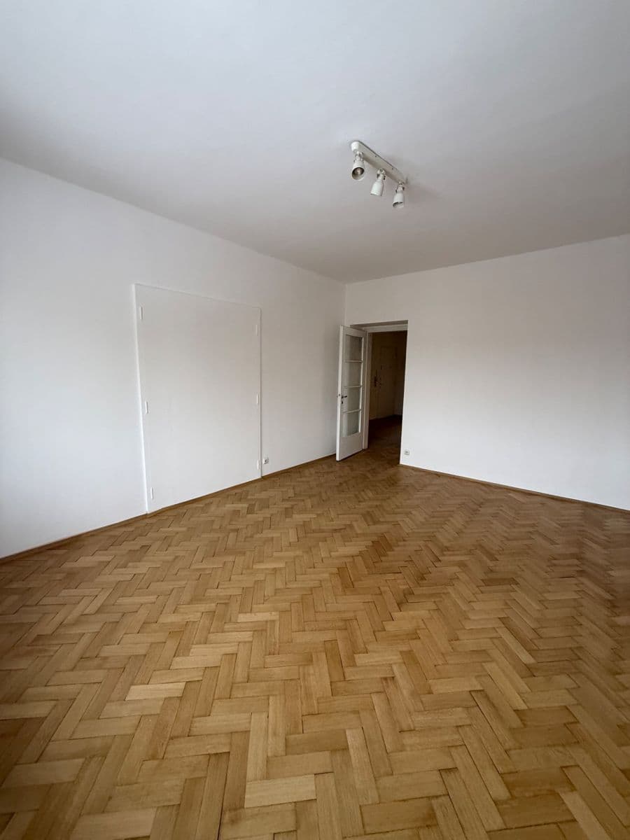 Pronájem bytu 3+1 108 m², Nikoly Tesly, Praha, Praha Pronájem bytu 3+1 108 m², Nikoly Tesly, Praha, Praha