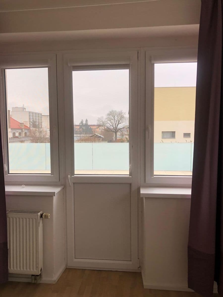 Pronájem bytu 3+1 80 m², Prvomájová, Praha, Praha Pronájem bytu 3+1 80 m², Prvomájová, Praha, Praha