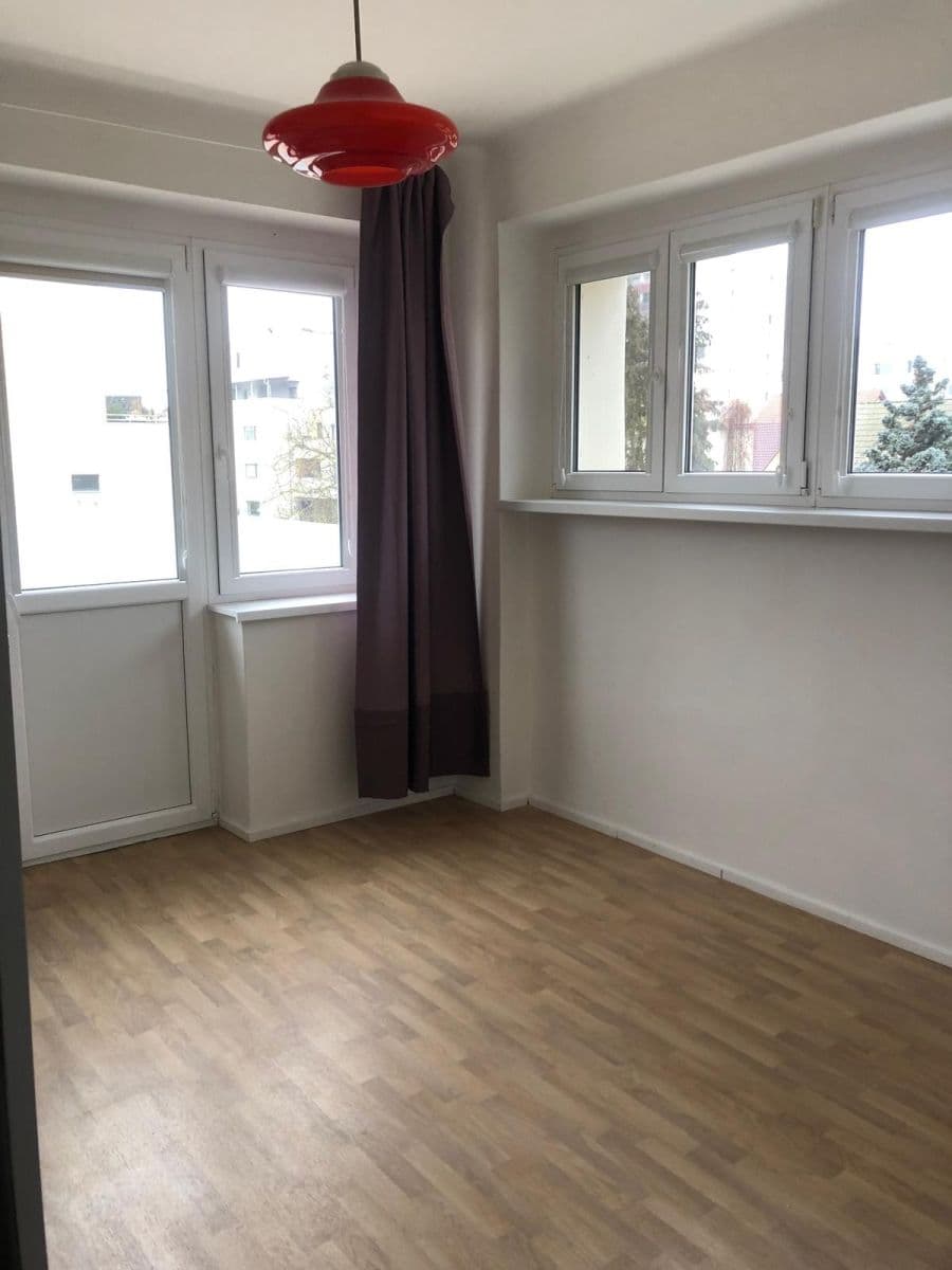 Pronájem bytu 3+1 80 m², Prvomájová, Praha, Praha Pronájem bytu 3+1 80 m², Prvomájová, Praha, Praha