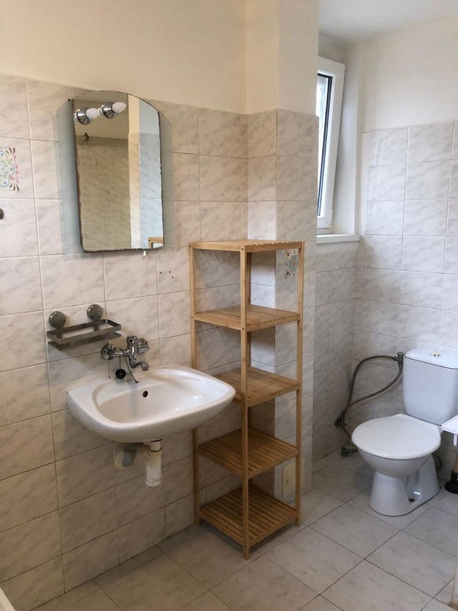 Pronájem bytu 3+1 80 m², Prvomájová, Praha, Praha Pronájem bytu 3+1 80 m², Prvomájová, Praha, Praha