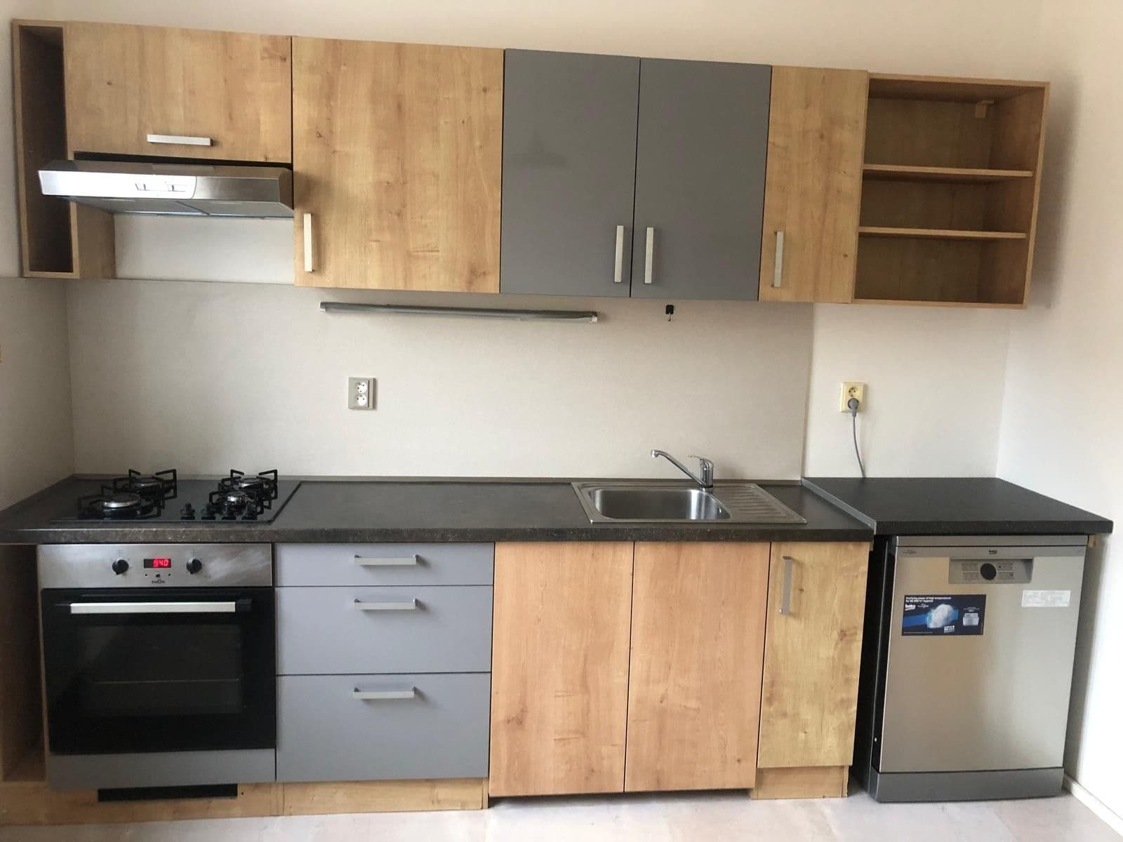 Pronájem bytu 3+1 80 m², Prvomájová, Praha, Praha Pronájem bytu 3+1 80 m², Prvomájová, Praha, Praha