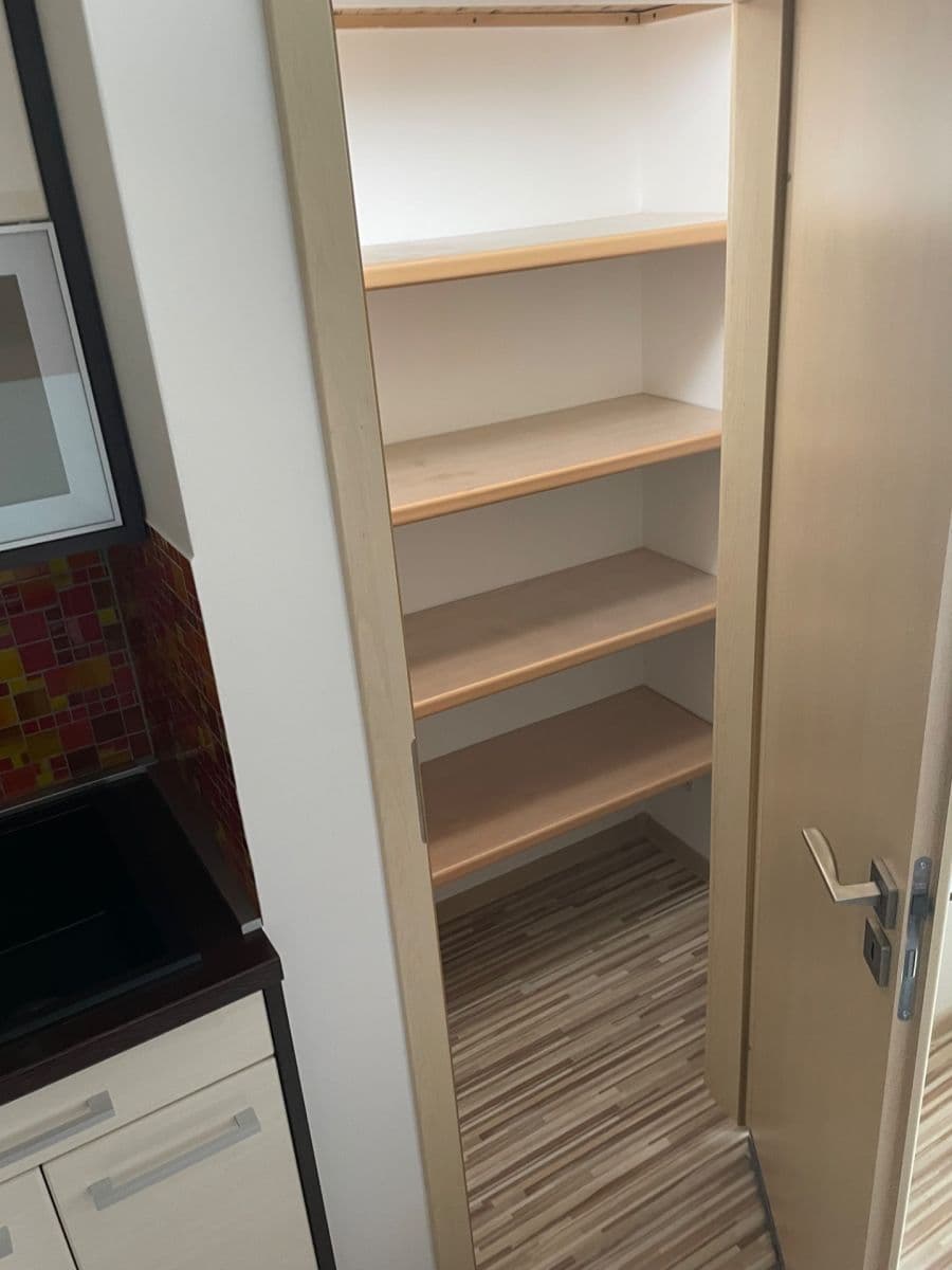 Pronájem bytu 1+1 42 m², Klatovská třída, Plzeň, Plzeňský kraj Pronájem bytu 1+1 42 m², Klatovská třída, Plzeň, Plzeňský kraj