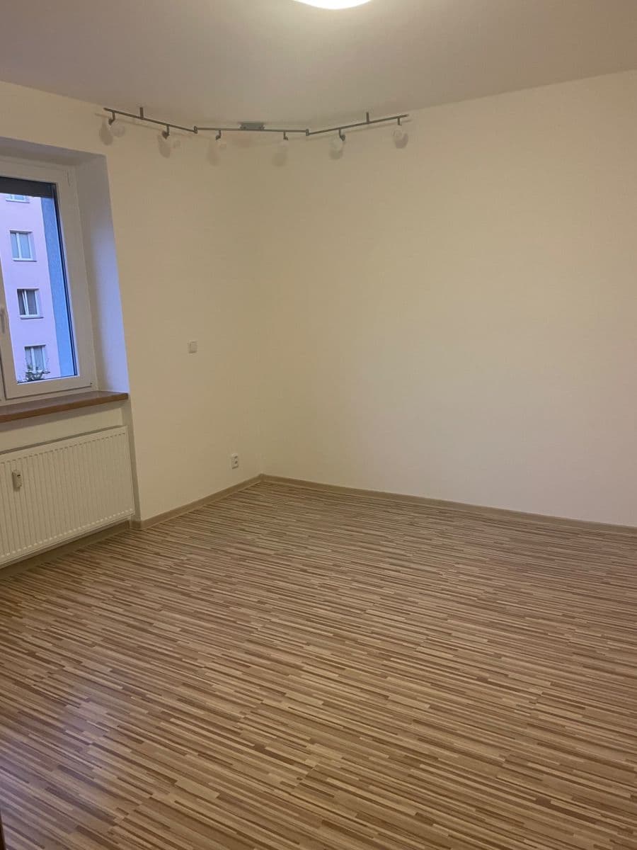 Pronájem bytu 1+1 42 m², Klatovská třída, Plzeň, Plzeňský kraj Pronájem bytu 1+1 42 m², Klatovská třída, Plzeň, Plzeňský kraj