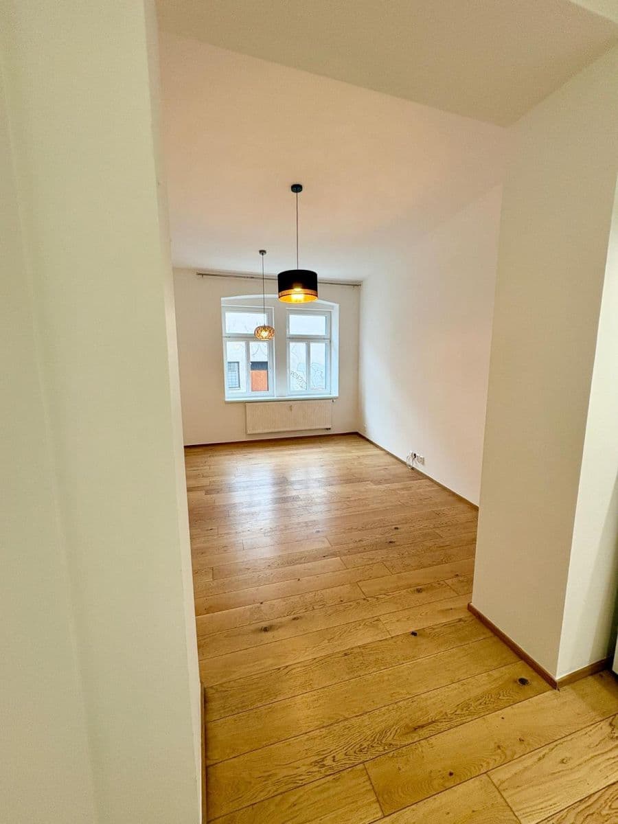 Pronájem bytu 1+1 39 m², Ve Vrchu, Praha, Praha Pronájem bytu 1+1 39 m², Ve Vrchu, Praha, Praha