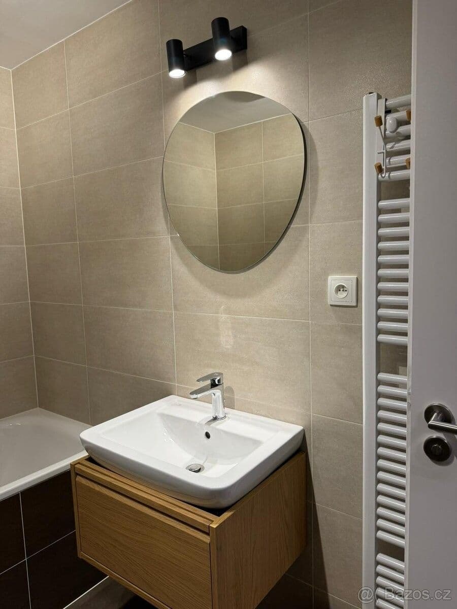 Pronájem bytu 1+kk 40 m², Olgy Havlové, Praha, Praha Pronájem bytu 1+kk 40 m², Olgy Havlové, Praha, Praha