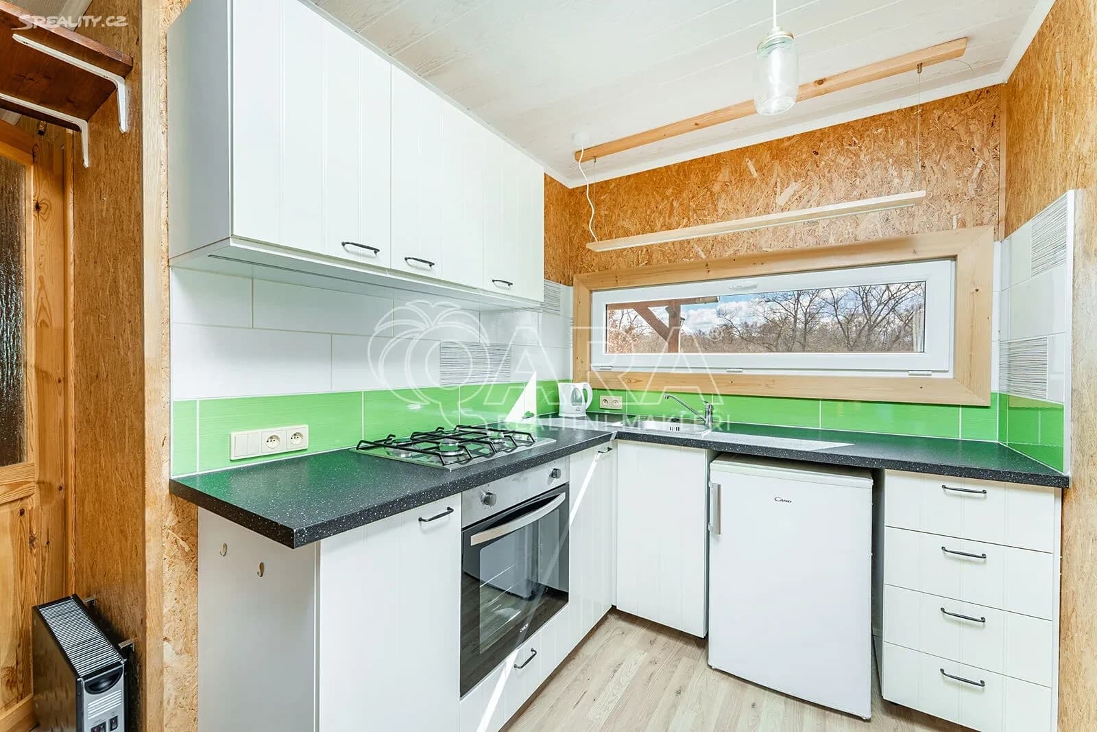 Pronájem domu 36 m², pozemek 735 m², Košátky, Středočeský kraj Pronájem domu 36 m², pozemek 735 m², Košátky, Středočeský kraj