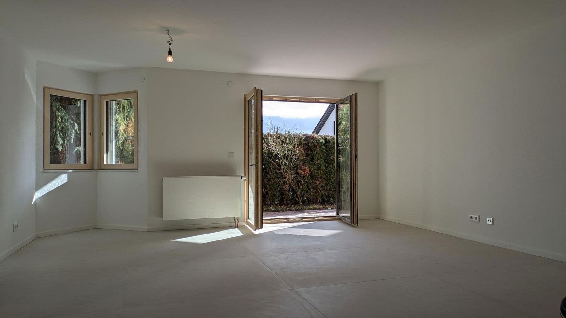 Pronájem bytu 2+1 73 m², Eningen unter Achalm, Bádensko-Württembersko Pronájem bytu 2+1 73 m², Eningen unter Achalm, Bádensko-Württembersko