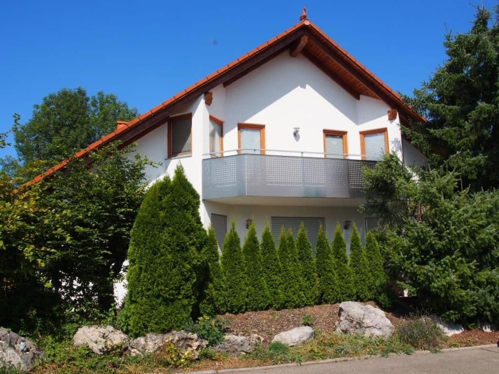 Pronájem bytu 2+1 73 m², Eningen unter Achalm, Bádensko-Württembersko Pronájem bytu 2+1 73 m², Eningen unter Achalm, Bádensko-Württembersko