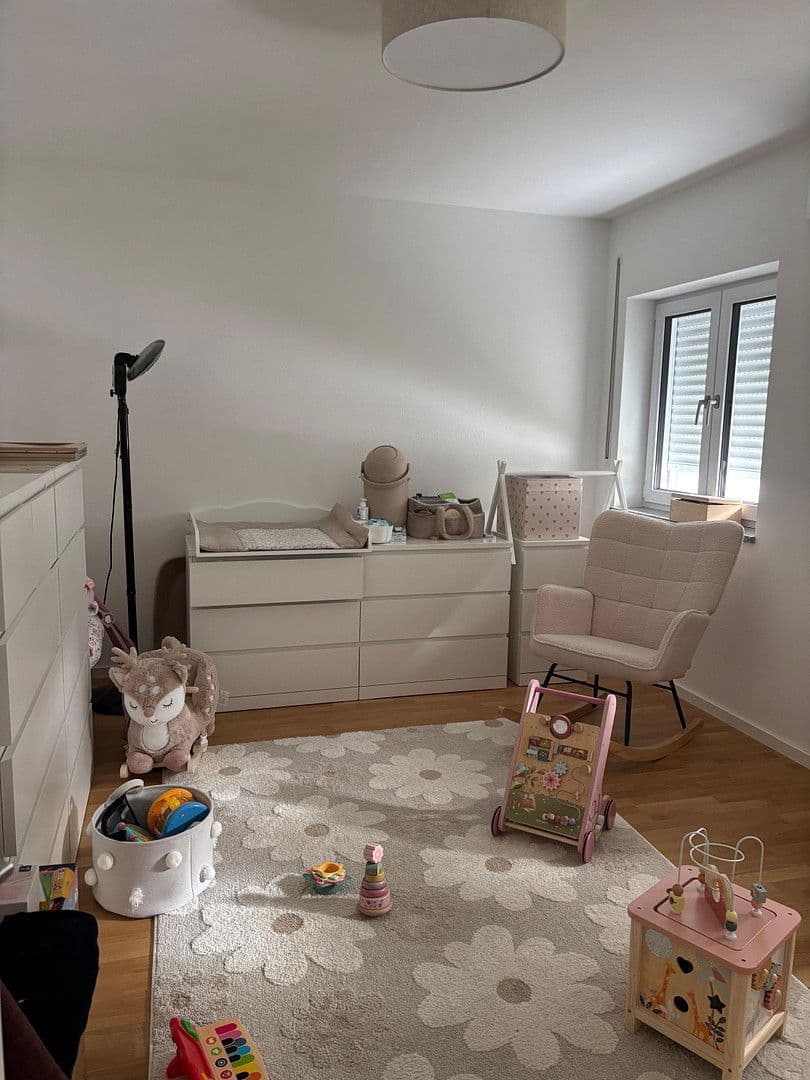 Pronájem bytu 3+1 83 m², Bahnhofstr. 18b, Grafing, Bavorsko Pronájem bytu 3+1 83 m², Bahnhofstr. 18b, Grafing, Bavorsko