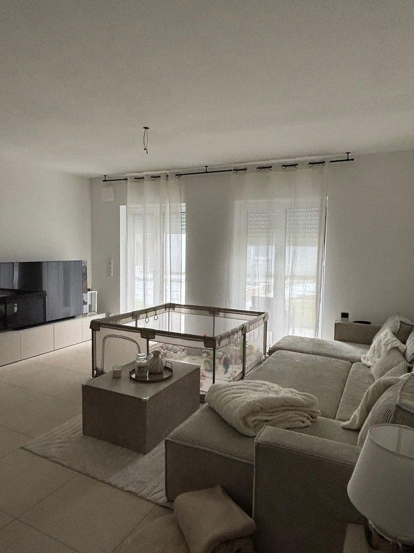 Pronájem bytu 3+1 83 m², Bahnhofstr. 18b, Grafing, Bavorsko Pronájem bytu 3+1 83 m², Bahnhofstr. 18b, Grafing, Bavorsko