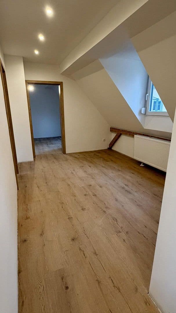 Pronájem bytu 4+1 89 m², Hardenbergplatz 8, Nürnberg, Bavorsko Pronájem bytu 4+1 89 m², Hardenbergplatz 8, Nürnberg, Bavorsko