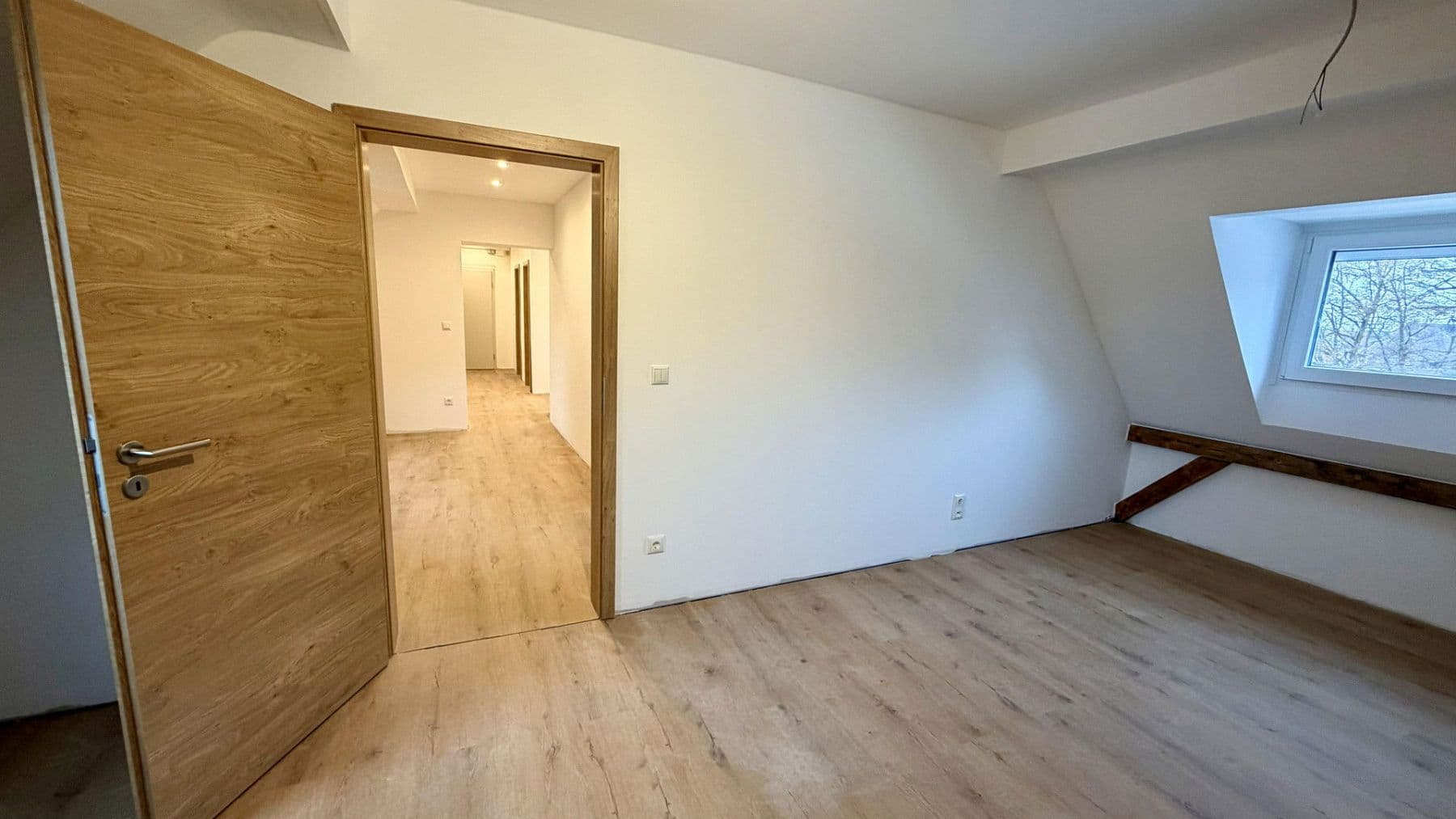 Pronájem bytu 4+1 89 m², Hardenbergplatz 8, Nürnberg, Bavorsko Pronájem bytu 4+1 89 m², Hardenbergplatz 8, Nürnberg, Bavorsko