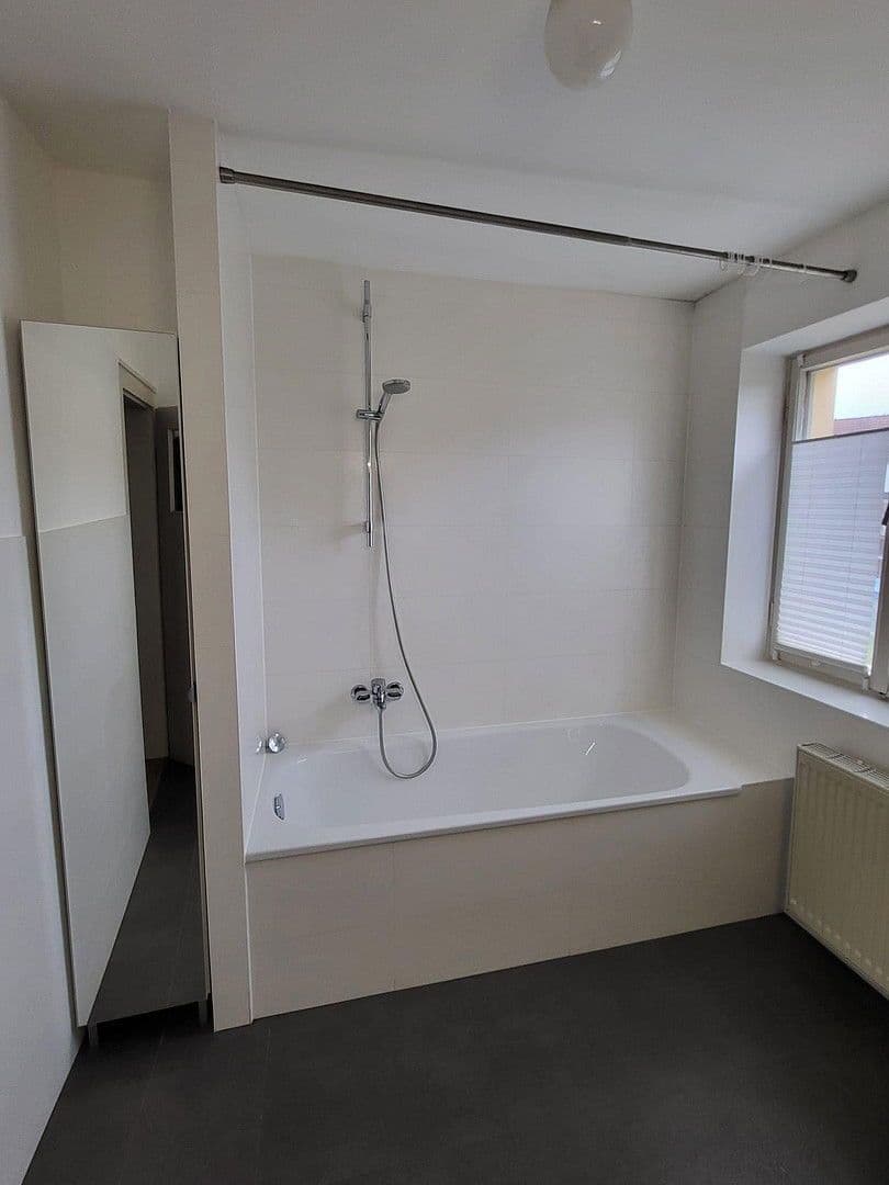 Pronájem domu 90 m², pozemek 350 m², Röthenbach an der Pegnitz, Bavorsko Pronájem domu 90 m², pozemek 350 m², Röthenbach an der Pegnitz, Bavorsko
