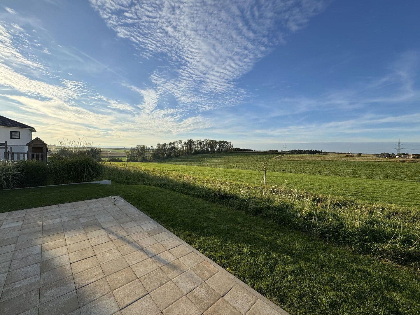 Prodej domu 227 m², pozemek 639 m², Laupheim, Bádensko-Württembersko Prodej domu 227 m², pozemek 639 m², Laupheim, Bádensko-Württembersko