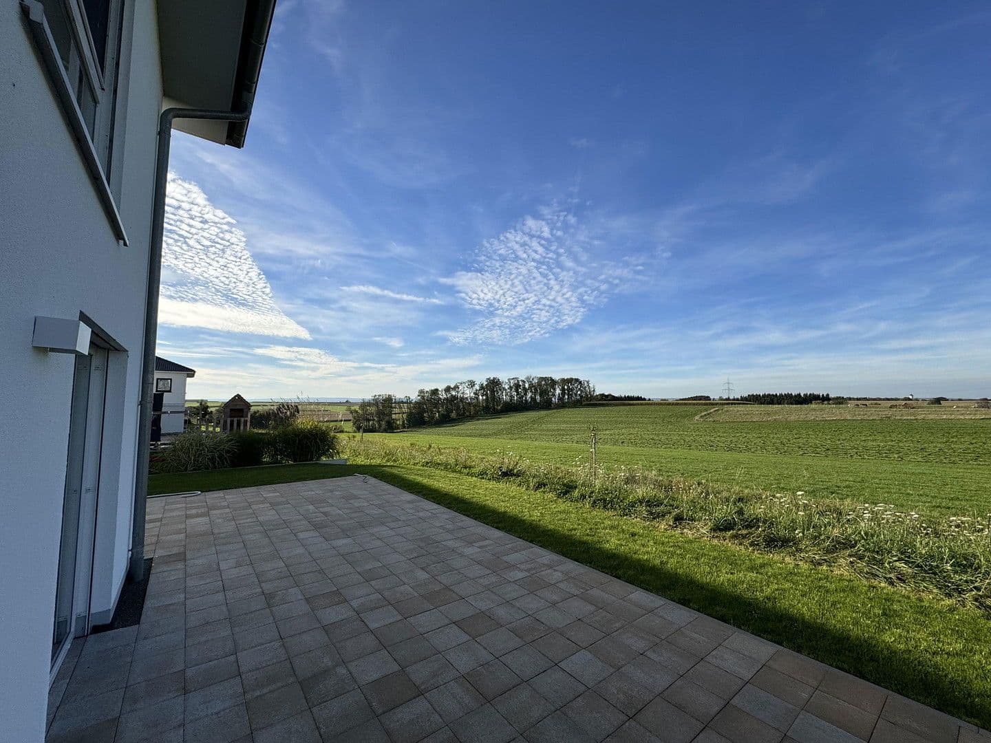 Prodej domu 227 m², pozemek 639 m², Laupheim, Bádensko-Württembersko Prodej domu 227 m², pozemek 639 m², Laupheim, Bádensko-Württembersko