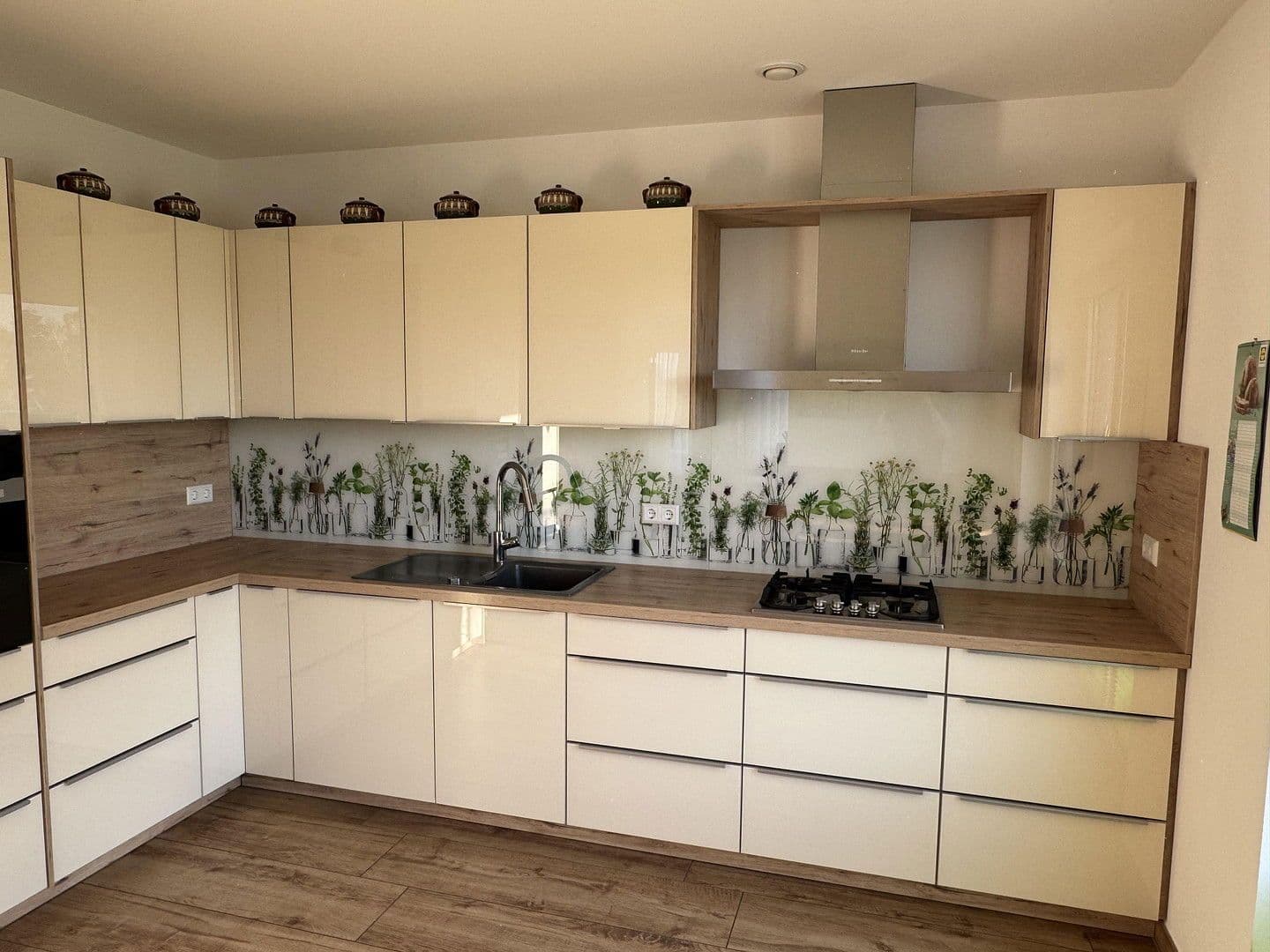 Prodej domu 227 m², pozemek 639 m², Laupheim, Bádensko-Württembersko Prodej domu 227 m², pozemek 639 m², Laupheim, Bádensko-Württembersko