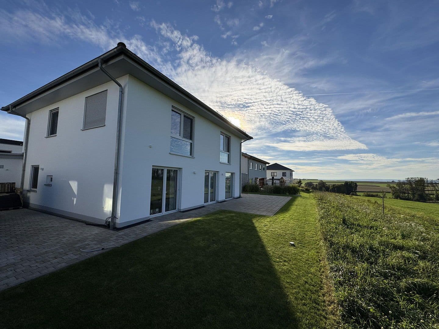 Prodej domu 227 m², pozemek 639 m², Laupheim, Bádensko-Württembersko Prodej domu 227 m², pozemek 639 m², Laupheim, Bádensko-Württembersko