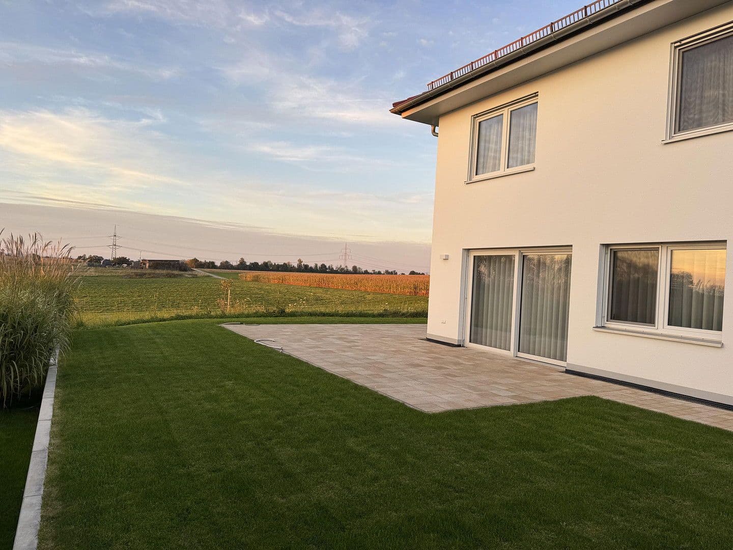 Prodej domu 227 m², pozemek 639 m², Laupheim, Bádensko-Württembersko Prodej domu 227 m², pozemek 639 m², Laupheim, Bádensko-Württembersko