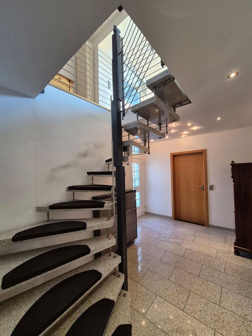 Pronájem bytu 4+1 132 m², Argenthal, Porýní-Falc Pronájem bytu 4+1 132 m², Argenthal, Porýní-Falc