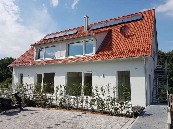 Pronájem bytu 3+1 80 m², Schlierbachstraße 17, Hetzles, Bavorsko Pronájem bytu 3+1 80 m², Schlierbachstraße 17, Hetzles, Bavorsko