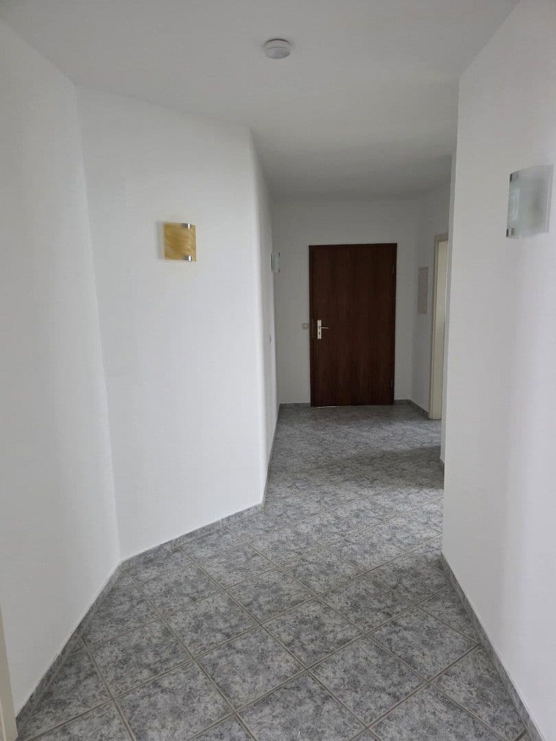 Pronájem bytu 2+1 67 m², Nürtinger Straße 4/2, Metzingen, Bádensko-Württembersko Pronájem bytu 2+1 67 m², Nürtinger Straße 4/2, Metzingen, Bádensko-Württembersko