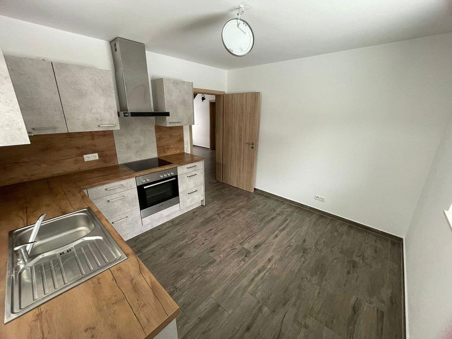 Pronájem domu 118 m², pozemek 576 m², Oldenburg in Holstein, Šlesvicko-Holštýnsko Pronájem domu 118 m², pozemek 576 m², Oldenburg in Holstein, Šlesvicko-Holštýnsko