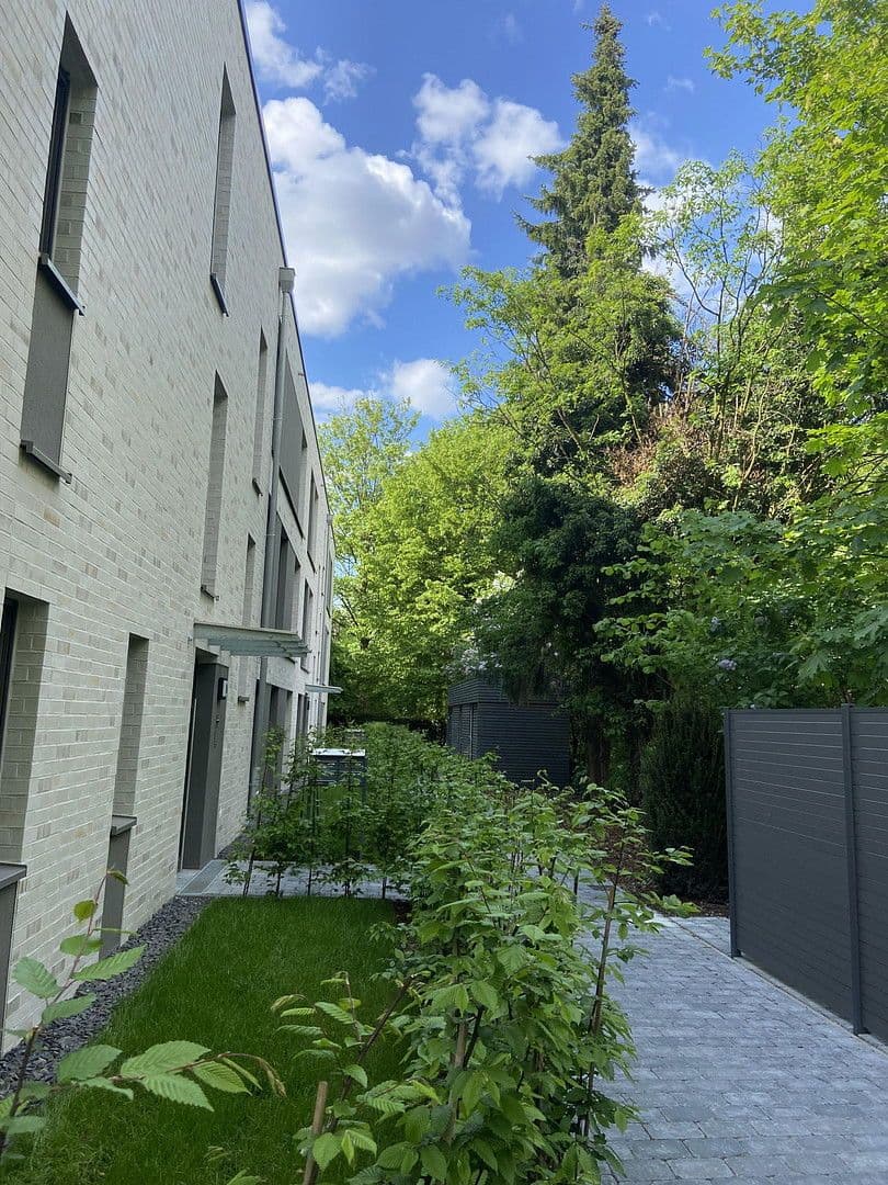 Pronájem bytu 4+1 112 m², Uhlenhorster Weg 31B, Hamburg, Hamburg Pronájem bytu 4+1 112 m², Uhlenhorster Weg 31B, Hamburg, Hamburg