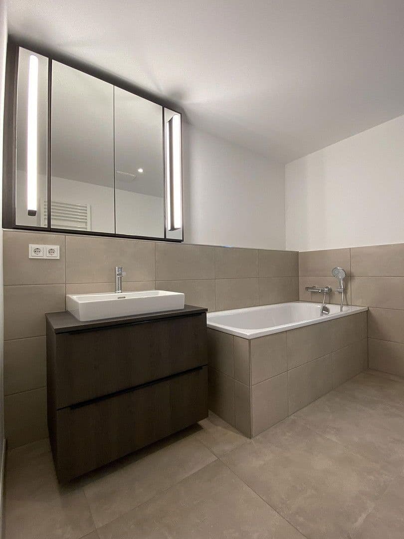 Pronájem bytu 4+1 112 m², Uhlenhorster Weg 31B, Hamburg, Hamburg Pronájem bytu 4+1 112 m², Uhlenhorster Weg 31B, Hamburg, Hamburg