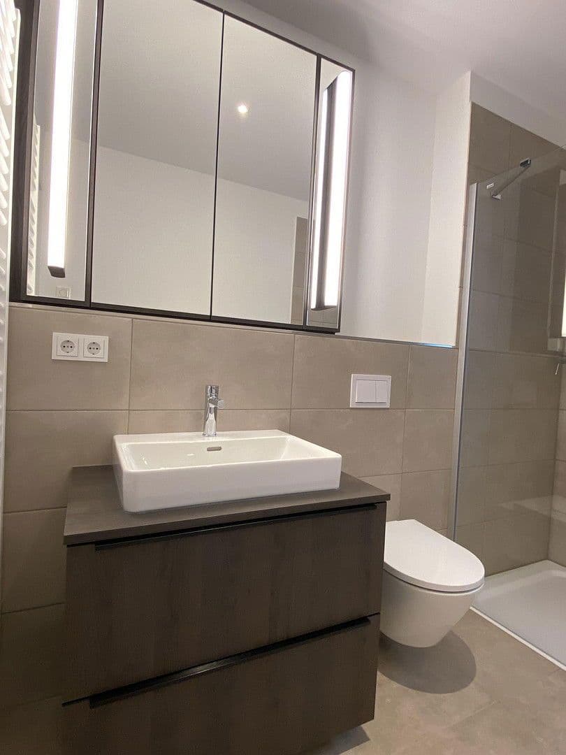 Pronájem bytu 4+1 112 m², Uhlenhorster Weg 31B, Hamburg, Hamburg Pronájem bytu 4+1 112 m², Uhlenhorster Weg 31B, Hamburg, Hamburg