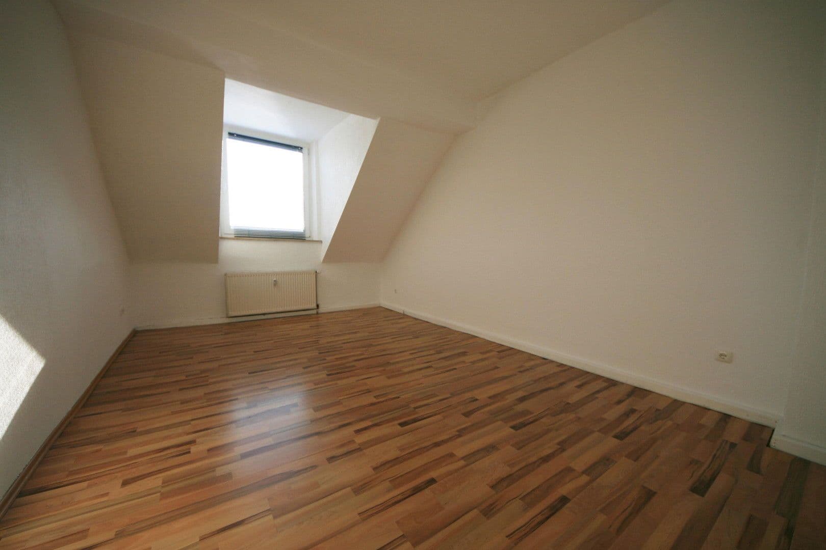 Prodej bytu 3+1 80 m², Witteringstraße 77, Essen, Severní Porýní-Vestfálsko Prodej bytu 3+1 80 m², Witteringstraße 77, Essen, Severní Porýní-Vestfálsko