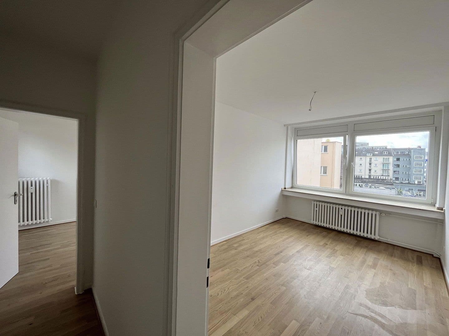 Pronájem bytu 5+1 114 m², Am Buchenbaum 21, Duisburg, Severní Porýní-Vestfálsko Pronájem bytu 5+1 114 m², Am Buchenbaum 21, Duisburg, Severní Porýní-Vestfálsko