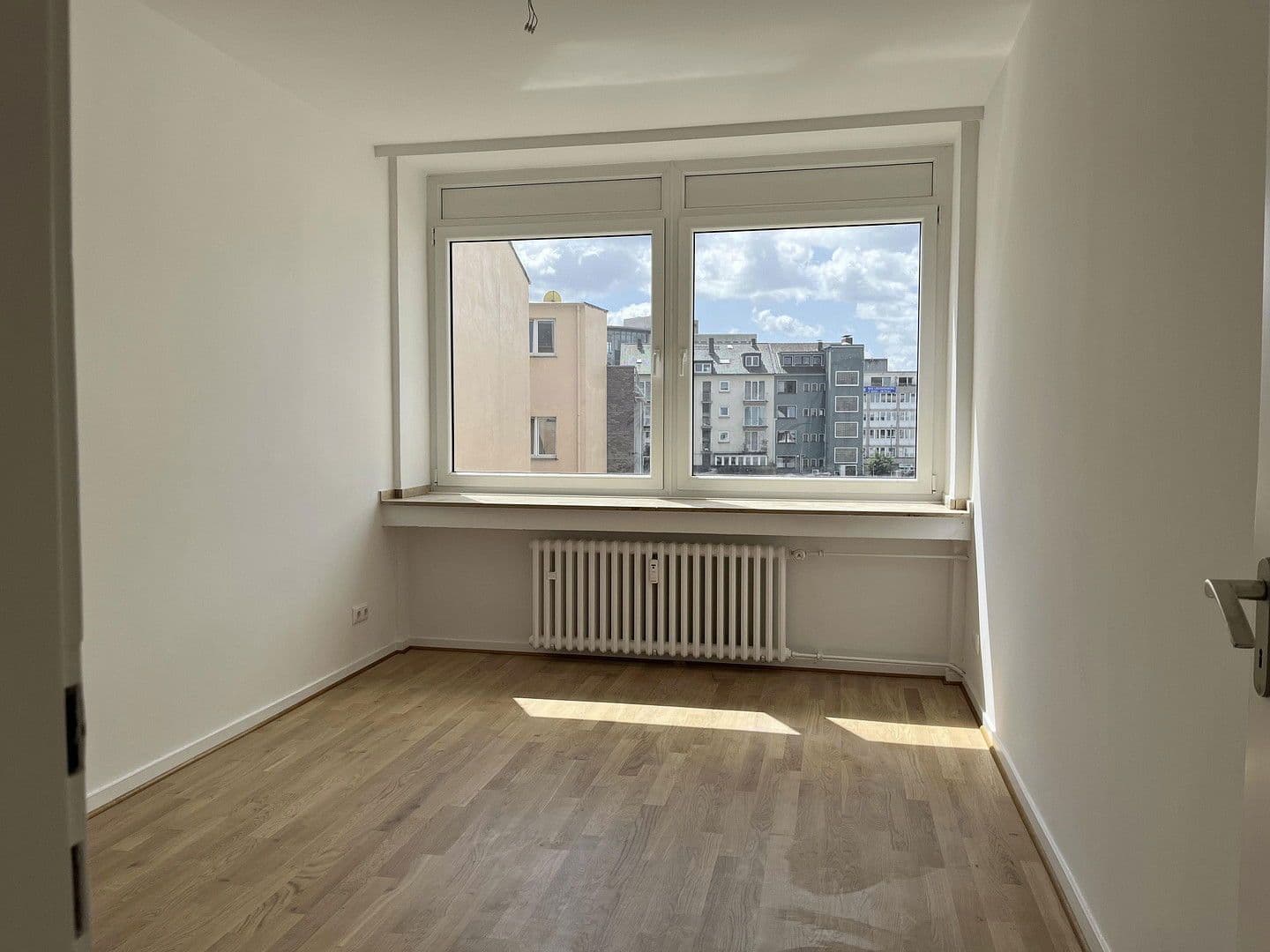 Pronájem bytu 5+1 114 m², Am Buchenbaum 21, Duisburg, Severní Porýní-Vestfálsko Pronájem bytu 5+1 114 m², Am Buchenbaum 21, Duisburg, Severní Porýní-Vestfálsko