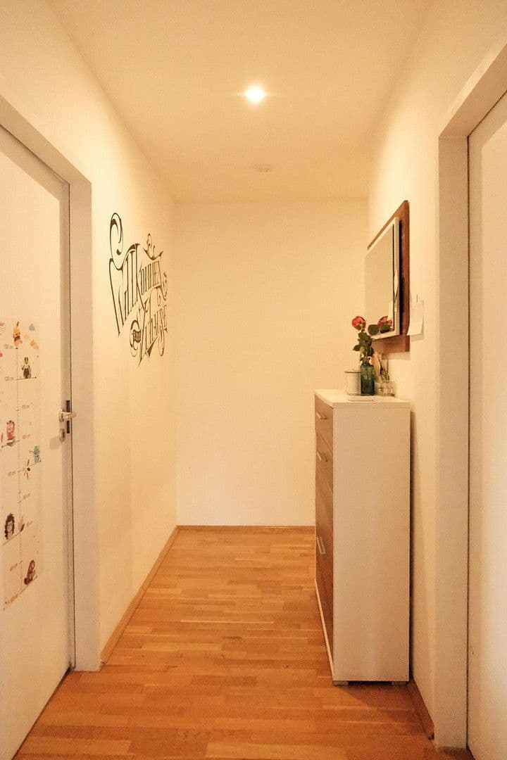 Prodej bytu 2+1 54 m², Feldmochinger Str. 212, München, Bavorsko Prodej bytu 2+1 54 m², Feldmochinger Str. 212, München, Bavorsko