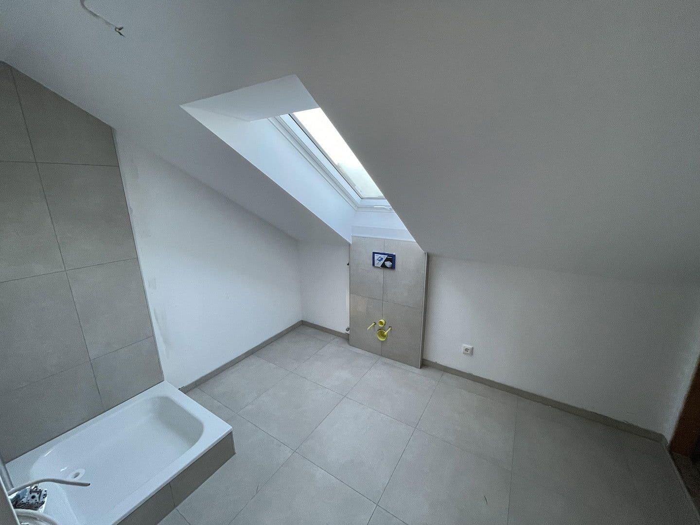 Pronájem bytu 2+1 48 m², Herbststr. 5, Gernlinden, Bavorsko Pronájem bytu 2+1 48 m², Herbststr. 5, Gernlinden, Bavorsko